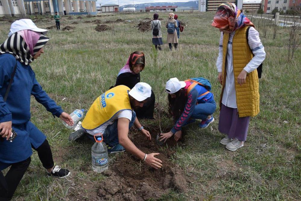 Kars’da Fidan Dikimi Coşkusu